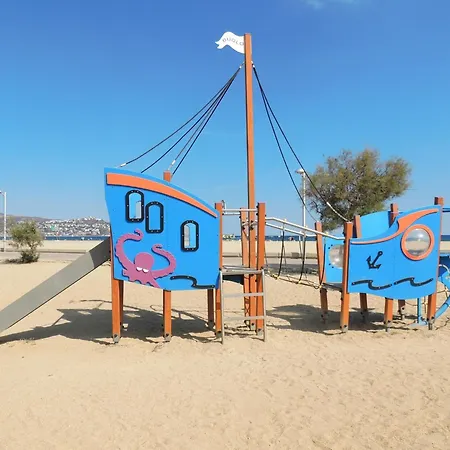 Sunny Coastal Hideaway * Empuriabrava